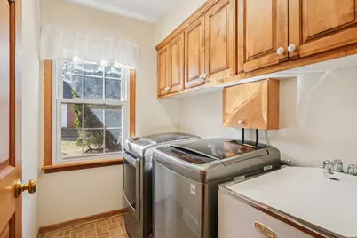 3220 W Chateau Ct, Mequon, WI 53092 - Photo 28