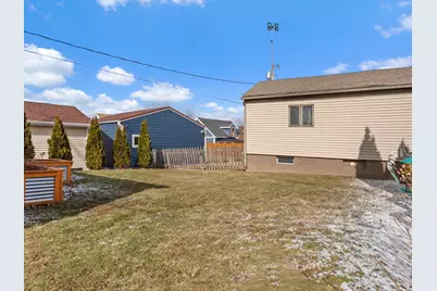 548  Pine St, Sheboygan Falls, WI 53085 - Photo 30