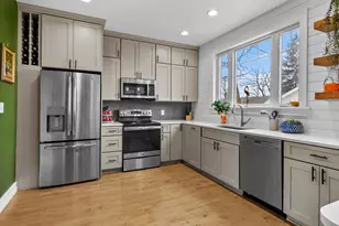 548 Pine St, Sheboygan Falls, WI 53085 - Photo 10