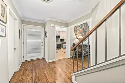 10004 N Holmes Ct, Mequon, WI 53092 - Photo 4