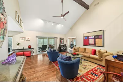 10004 N Holmes Ct, Mequon, WI 53092 - Photo 10