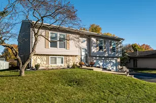 124 E Monroe Ave, Hartford, WI 53027 - Photo 2