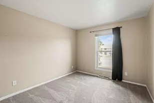 124 E Monroe Ave, Hartford, WI 53027 - Photo 16