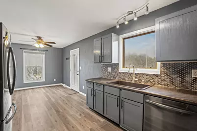 124 E Monroe Ave, Hartford, WI 53027 - Photo 12