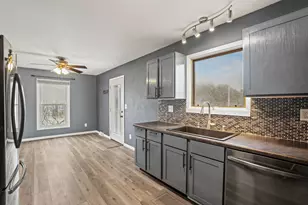 124 E Monroe Ave, Hartford, WI 53027 - Photo 12