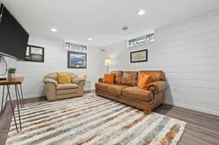 621 E Hampton Rd, Whitefish Bay, WI 53217 - Photo 26