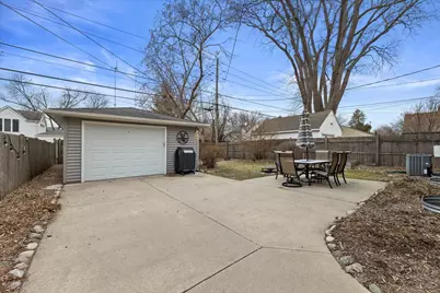 621 E Hampton Rd, Whitefish Bay, WI 53217 - Photo 32