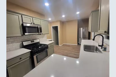 2617  Cottonwood Ct, Racine, WI 53402 - Photo 10