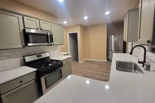 2617 Cottonwood Ct, Racine, WI 53402 - Photo 10