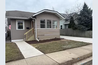 2617  Cottonwood Ct, Racine, WI 53402 - Photo 2