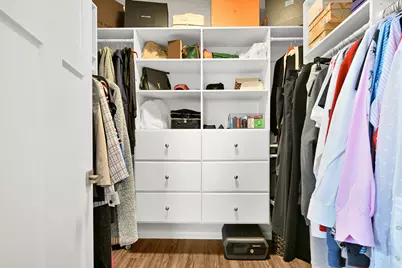 8020 W Preserve Pkwy, Mequon, WI 53097 - Photo 20