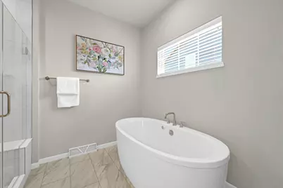 8020 W Preserve Pkwy, Mequon, WI 53097 - Photo 22