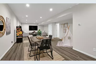 8020 W Preserve Pkwy, Mequon, WI 53097 - Photo 32