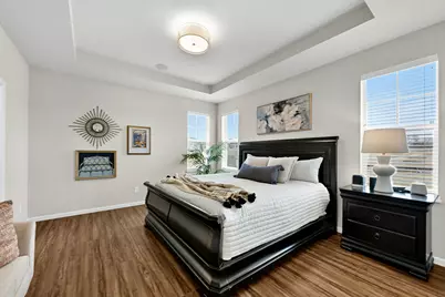 8020 W Preserve Pkwy, Mequon, WI 53097 - Photo 18