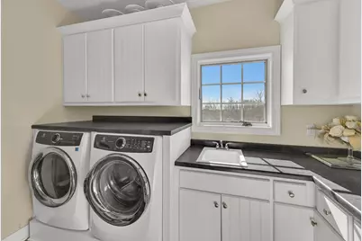 13300 N Silver Fox Dr, Mequon, WI 53097 - Photo 12