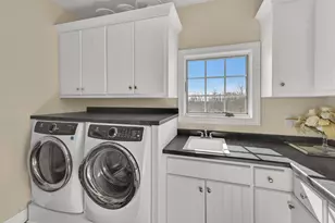 13300 N Silver Fox Dr, Mequon, WI 53097 - Photo 12