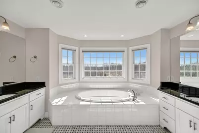 13300 N Silver Fox Dr, Mequon, WI 53097 - Photo 14