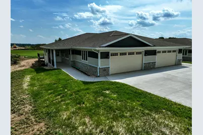 726 E Reinel St, Jefferson, WI 53549 - Photo 1