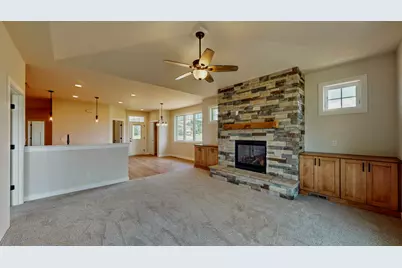 726 E Reinel St, Jefferson, WI 53549 - Photo 14