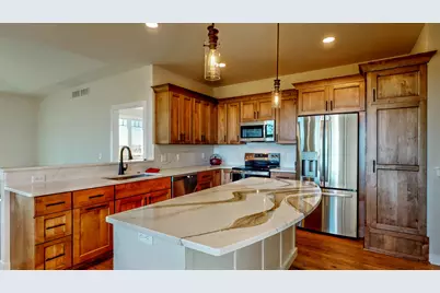 726 E Reinel St, Jefferson, WI 53549 - Photo 2