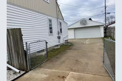 5851 S 13th St, Milwaukee, WI 53221 - Photo 26