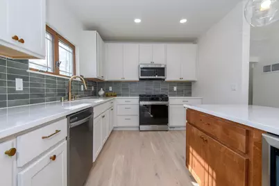 5821 W Wells St, Wauwatosa, WI 53213 - Photo 6