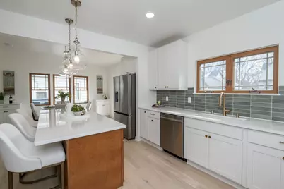 5821 W Wells St, Wauwatosa, WI 53213 - Photo 8