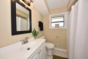 7852 W Hope Ave, Milwaukee, WI 53222 - Photo 6