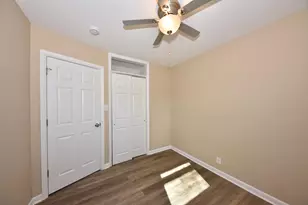 7852 W Hope Ave, Milwaukee, WI 53222 - Photo 10