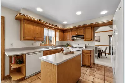 12605 N St Anne Ln, Mequon, WI 53092 - Photo 14