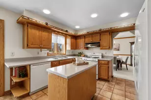 12605 N St Anne Ln, Mequon, WI 53092 - Photo 14