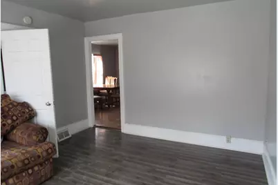946 W Windlake Ave, Milwaukee, WI 53204 - Photo 4