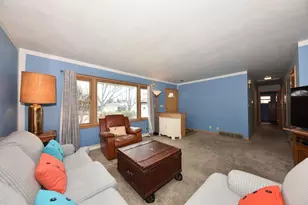 1927 N 118th St, Wauwatosa, WI 53226 - Photo 4