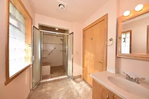 1927 N 118th St, Wauwatosa, WI 53226 - Photo 16