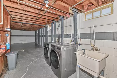 6045 W Lincoln Creek Dr, Milwaukee, WI 53218 - Photo 22