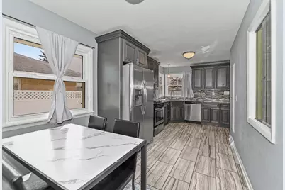 6045 W Lincoln Creek Dr, Milwaukee, WI 53218 - Photo 12