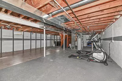 6045 W Lincoln Creek Dr, Milwaukee, WI 53218 - Photo 24