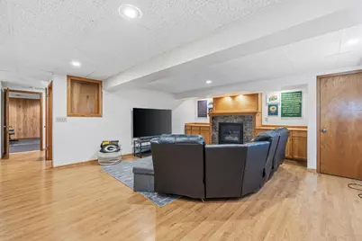 8331 N 93rd St, Milwaukee, WI 53224 - Photo 20