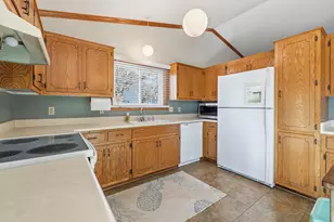 8331 N 93rd St, Milwaukee, WI 53224 - Photo 10