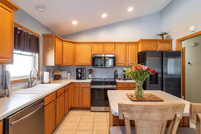 1004  Remington Dr, Holmen, WI 54636 - Photo 6