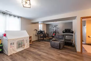 1004 Remington Dr, Holmen, WI 54636 - Photo 16