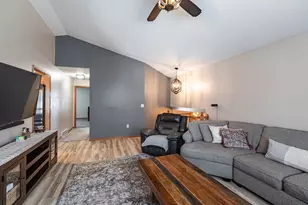 1004 Remington Dr, Holmen, WI 54636 - Photo 4