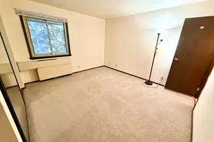 10810 W Donna Dr, Milwaukee, WI 53224 - Photo 8