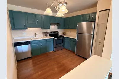 10810 W Donna Dr, Milwaukee, WI 53224 - Photo 2