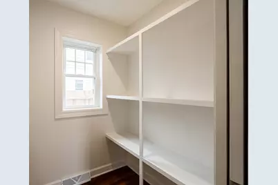 6053 N Shoreland Ave, Whitefish Bay, WI 53217 - Photo 18