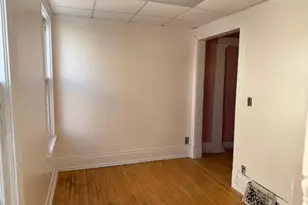 3033 N Holton St, Milwaukee, WI 53212 - Photo 12