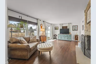 655 E Petunia Ln, Beloit, WI 53511 - Photo 14