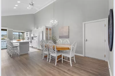 12  Abbey Villa Cir #B, Fontana, WI 53125 - Photo 10