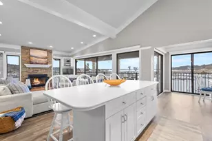 12 Abbey Villa Cir, Fontana, WI 53125 - Photo 1