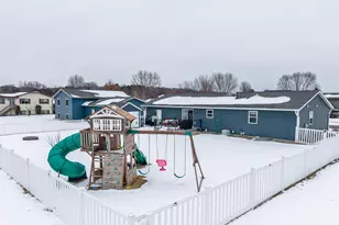 304 Heather Pl, Holmen, WI 54636 - Photo 24